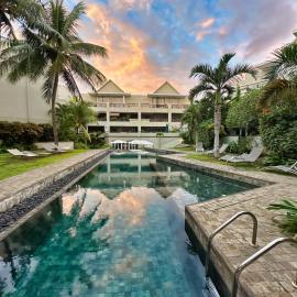Luxury 2-Bedroom Beach Condo at Bain Boeuf - Pereybere, hotel in Cap Malheureux