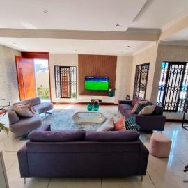 TRIUNFO GUEST HOUSE Lda, hotel a Fombeni
