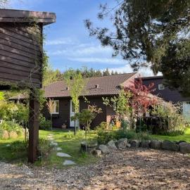 Viesnīca Charming idyllic wooden house pilsētā Prestē