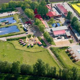 Paschlewwer Freizeit & Ferienhof, hotell sihtkohas Köthen