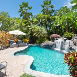 Tropical Private Oasis, Heated Pool, WaterFall, OceanView, near Kona downtown!