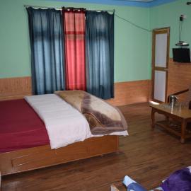 Khandroling Guest House, hotel di Kyelang