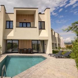 Id-Real Villa, Hotel in Golem