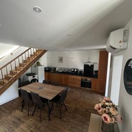 Petite maison de village, hotel in Beaulieu-sur-Dordogne