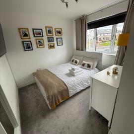 Suite 4 Double Bedroom With Dedicated Private Bathroom