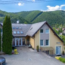Penzion Raj, hotel in Rajecké Teplice