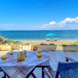 Kyparissis Beach house 1, hotel en Lesbos