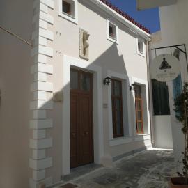 Giacomo Tinos, Cozy Maisonette in Tinos Town