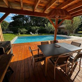 Villa aux oiseaux, hotel in Biganos