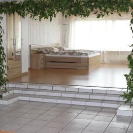 Ferienwohnungen Angela - Ruhe, Komfort und Erholung im Grünen, Hotel in Bad Marienberg