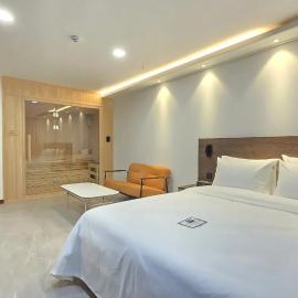 Road35 Hotel, hotel Anszongban