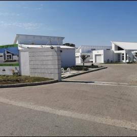 Executive Stay near airport & shops