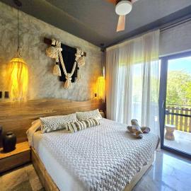 "Designer Cave Loft" in Tulum Hotel Zone - Beach Club included, hotell i Tulum