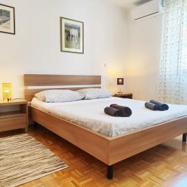Lara's Apartment - Spacious Island View Free Parking