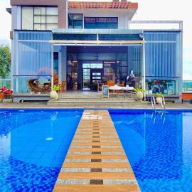 De Pointé Resort & Resto، فندق في Campaka