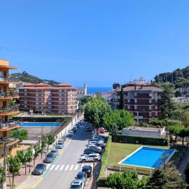 Charming Attic with Pool and Seaviews, hotel v destinácii Arenys de Mar