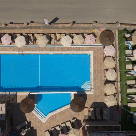 Rainbow, hotel sa Arillas