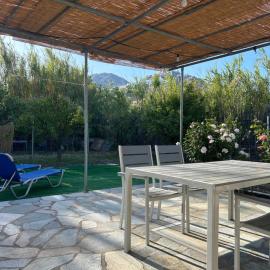 Theros house, hotel in Livadi