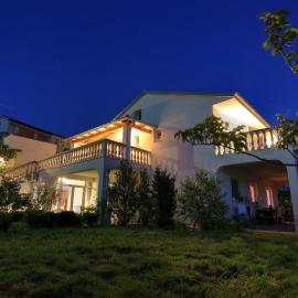 Apartments Tomas, hotel u gradu Senj