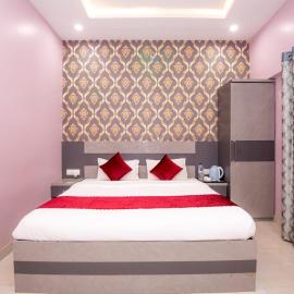 Hotel Ayodhya Palace - 400 Mtrs from HANUMAN GARHI