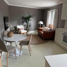 Aaron Glen Guest Apartments, hotel in Loanhead