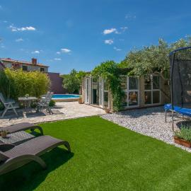 Arwen, Apartment with pool, Hotel in Juršići