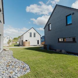 "Rügen Resort Sagard" großzügige, gemütliche Doppelhaushälfte "Hein" mit Terrasse, hotelli kohteessa Sagard