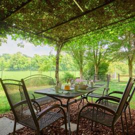 Casa Vittoria-Relax tra Lago di Garda e Verona, hotel a Custoza