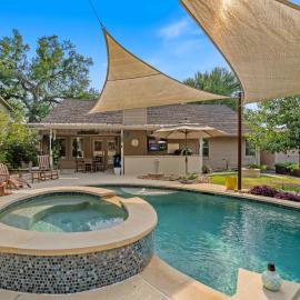 Pool Hot Tub Parking EV Charger 4BR 3BA N Austin Getaway by Austin Vacay, hotel in Austin