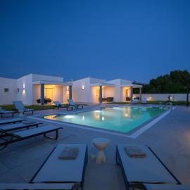 Venti apartments with swimming pool and private parking, hotel a Kožino