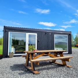 Sóltún -A cozy modern cabin in Klettaholt by the Golden Circle, hotell i Blaskogabyggd