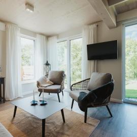 "Rügen Resort Sagard" großzügige, gemütliche Doppelhaushälfte "Bjarne" mit Terrasse, hotelli kohteessa Sagard