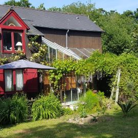 "Chambres d'Hôtes" Bord de Rance Au Rez-de-Jardin de la "Villa Cyrano"