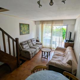 Maison de Vacances Les Caounils à St-Pierre-La-Mer, hotel a Fleury