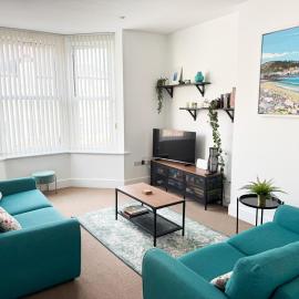 Private Parking, Central Llandudno, King Bed with Ensuite at Clement Lodge, hotel a Llandudno