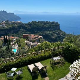 The little tower of Minuta, hotel di Scala