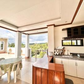 Caliah Homes Apartelle, hotel i Balamban