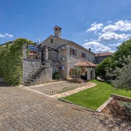 Casa Rustica Felker with Private Pool - Happy Rentals, Hotel in Sarići