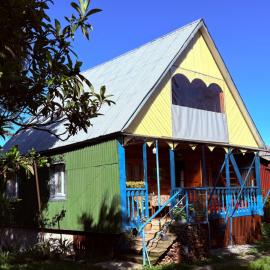 Wooden House Tsikhisdziri, מלון בBuknari