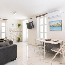 Syros DouBleTS Apartments, hotell sihtkohas Ermoúpoli