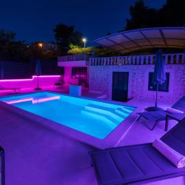 Lavanda Residence with Heated Pool Trogir Split, Hotel in Okrug Donji