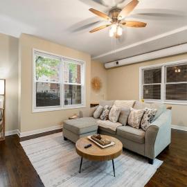 Medical District 2BR with Jacuzzi & Parking, hotel Chicagóban