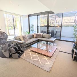 The Loft 3BDR, City Centre, Family-Friendly, King Bed, Massage Chair, Parking