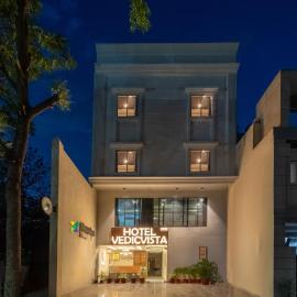Hotel Vedic Vista, hótel í Indore