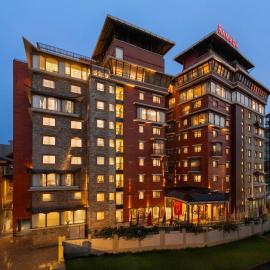 Ramada by Wyndham Kathmandu Dhumbarahi, hotelli kohteessa Kathmandu