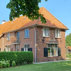 Gastenverblijf in het voorhuis van onze woonboerderij Jopie'sWonen