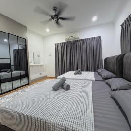 4BR3B Kajang DoubleStorey-14 pax, hotel in Kajang