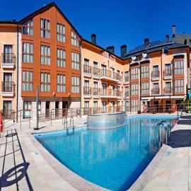 Apartahotel & Spa Jacetania, ξενοδοχείο σε Jaca