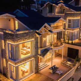 ELIVAAS privé The Royce Orchid 4 BHK Hilltop Villa With Jacuzzi, Steam Room, Private Pool & Hill Views