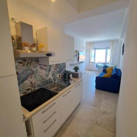 Casa HAPPINESS vista mare, 50m dal mare, hotel u gradu Marota